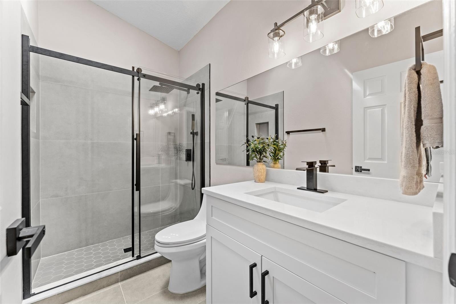 Image 26 of 55 For 5521 Oak Street