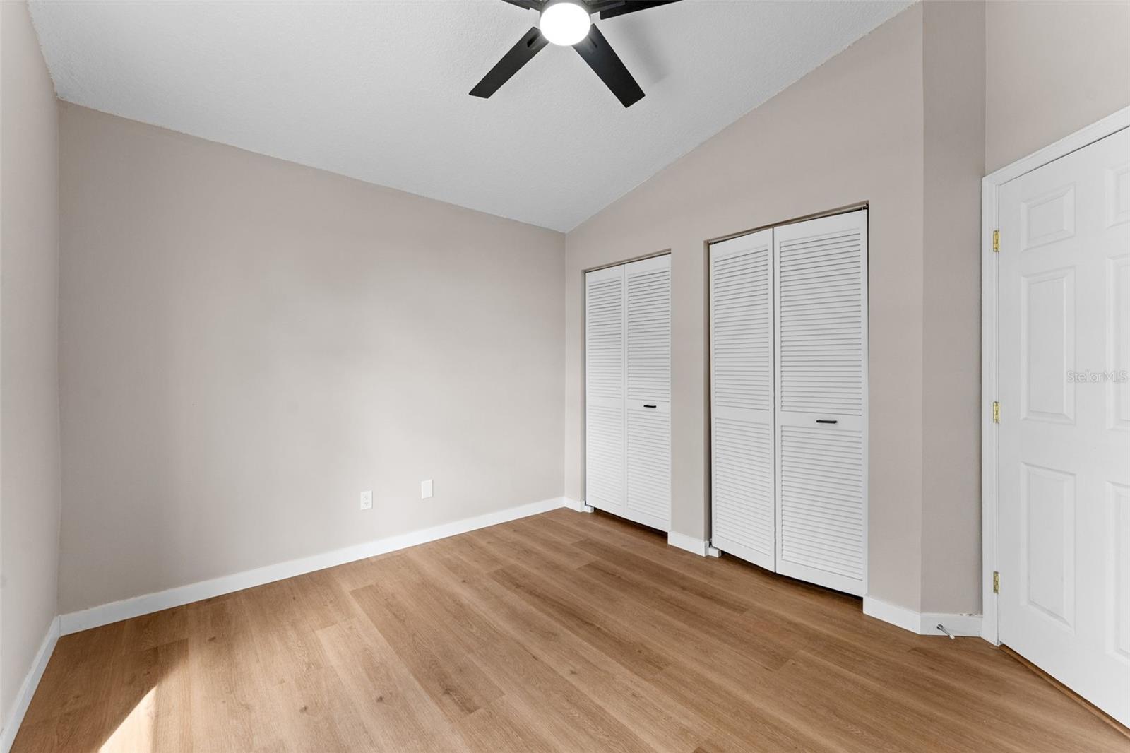 Image 27 of 55 For 5521 Oak Street