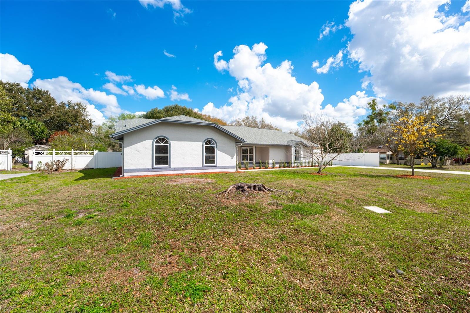 Image 3 of 55 For 5521 Oak Street