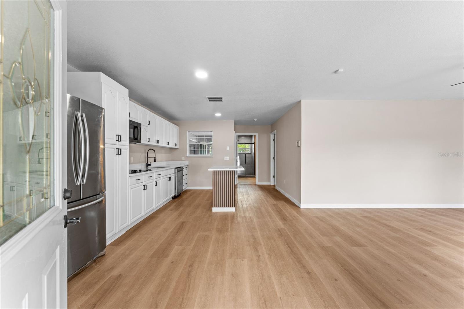 Image 33 of 55 For 5521 Oak Street