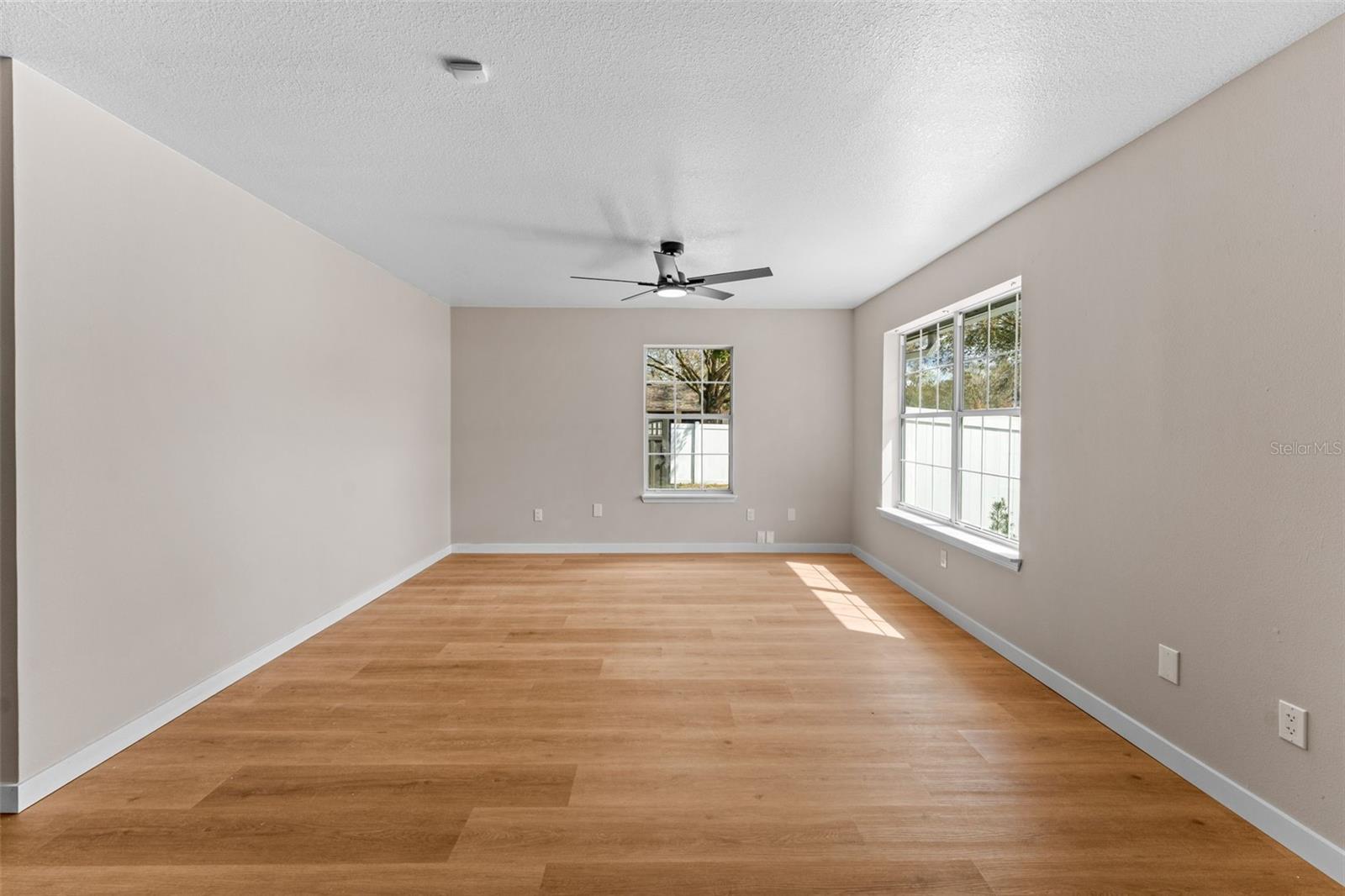 Image 35 of 55 For 5521 Oak Street