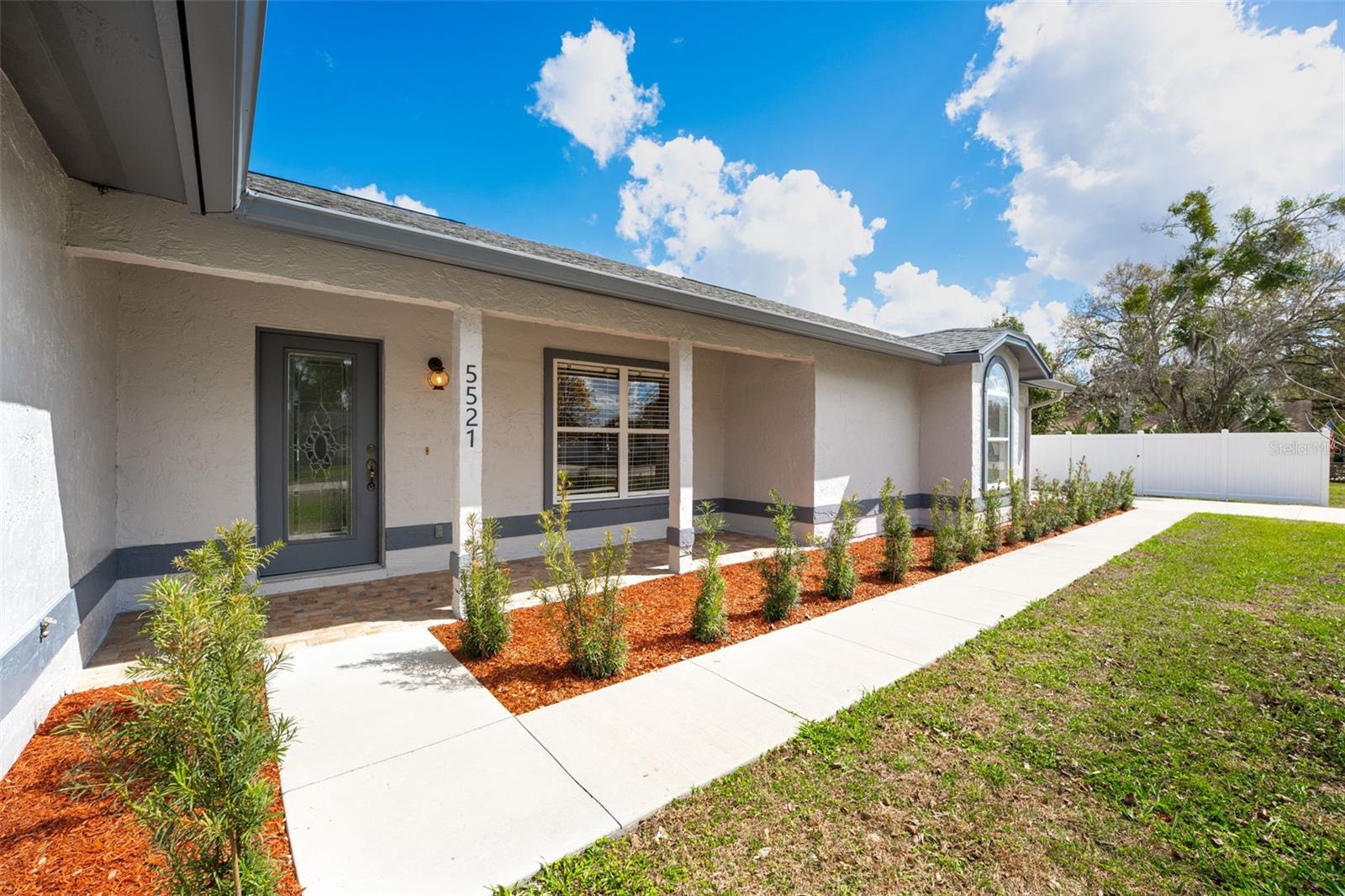 Image 4 of 55 For 5521 Oak Street