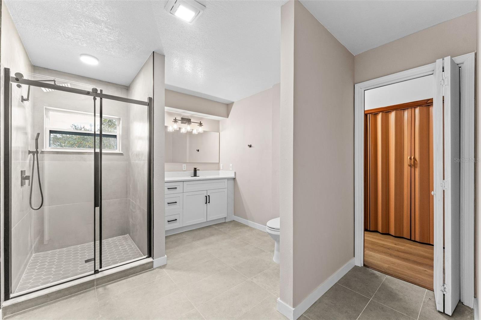 Image 42 of 55 For 5521 Oak Street