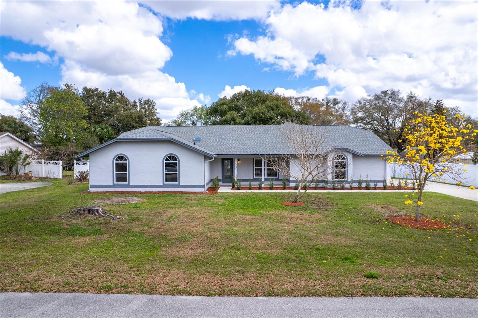 Image 5 of 55 For 5521 Oak Street