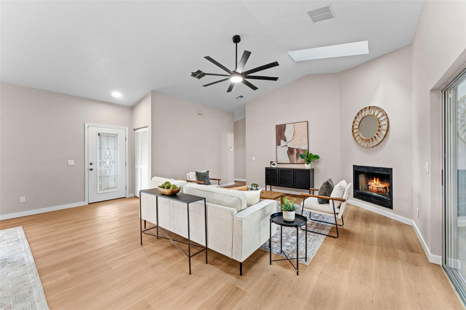 Image 6 of 55 For 5521 Oak Street