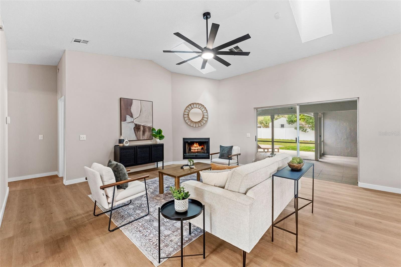 Image 7 of 55 For 5521 Oak Street