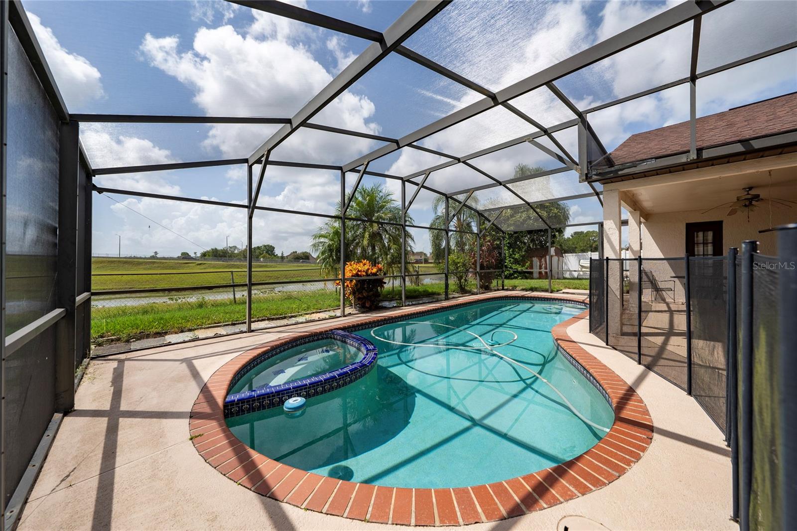 Image 34 of 42 For 12017 Fambridge