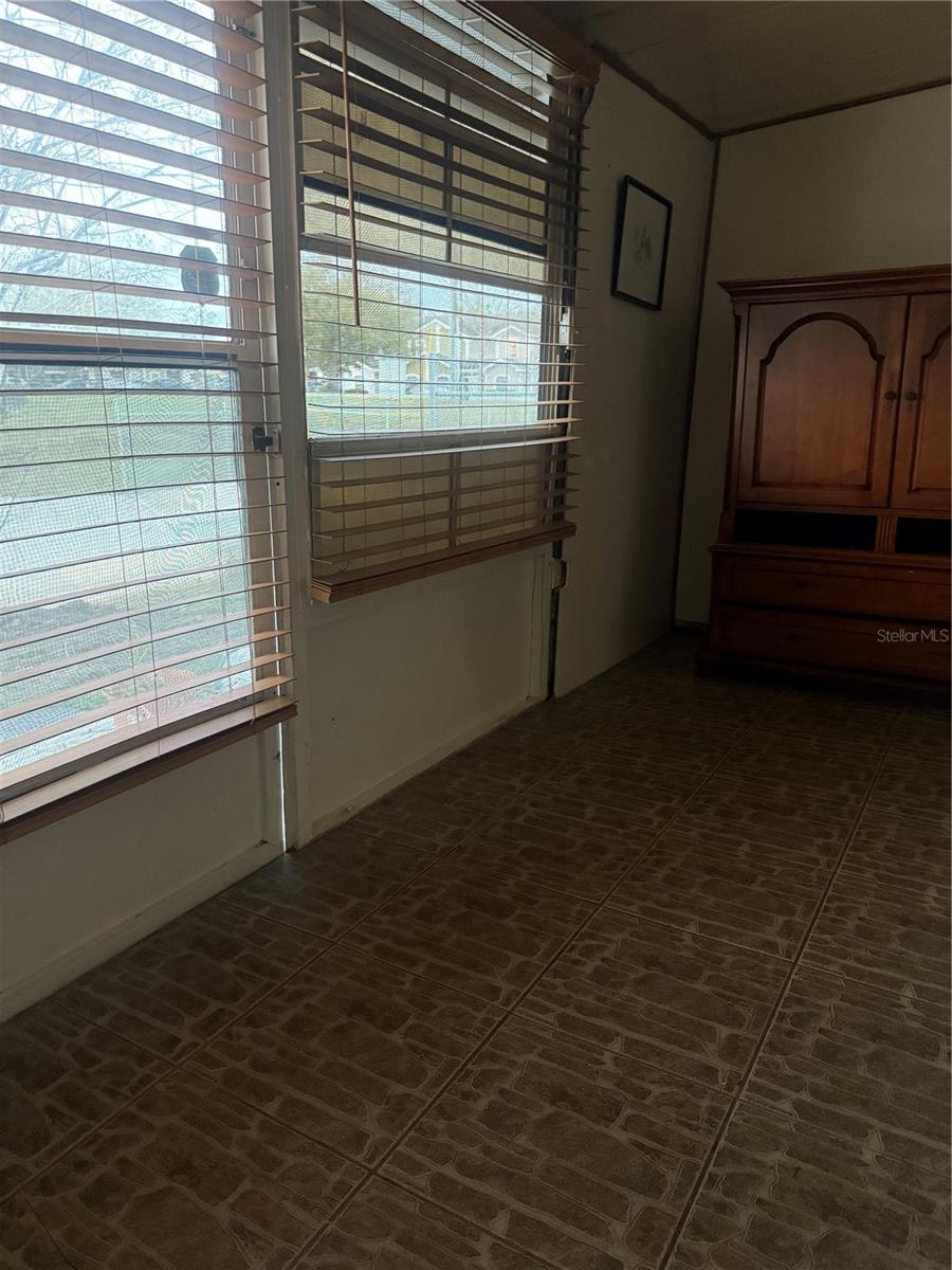 Image 4 of 14 For 22 Lake Villa Way