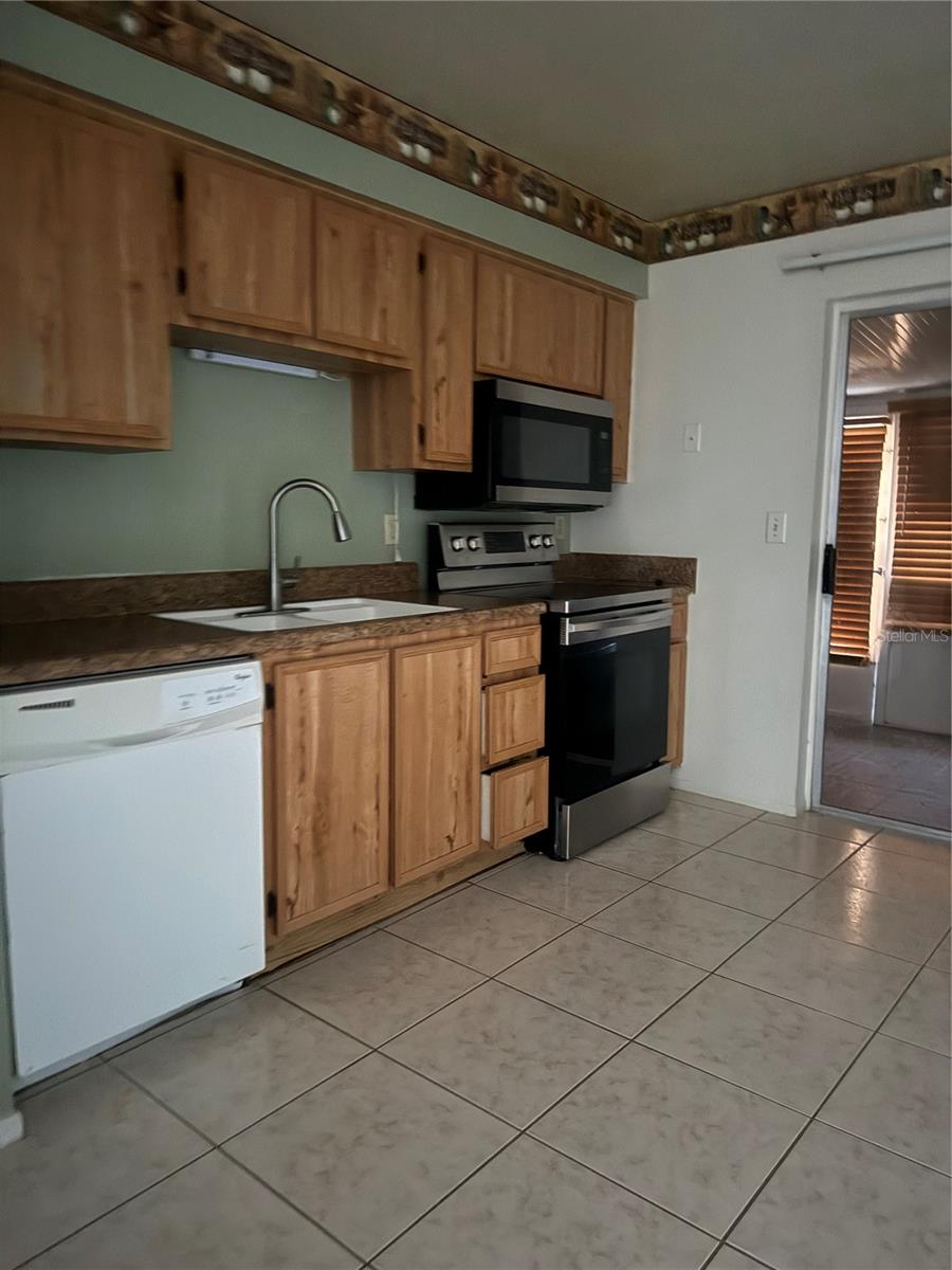 Image 6 of 14 For 22 Lake Villa Way