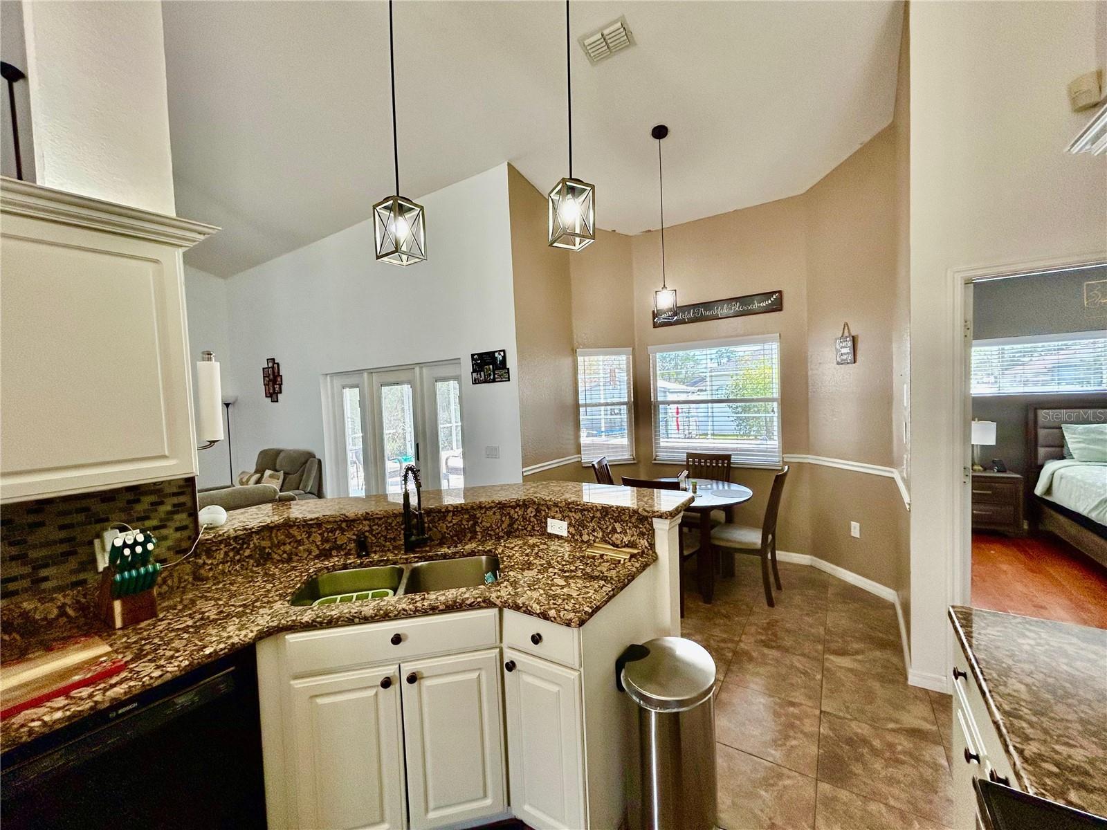 Image 13 of 55 For 2085 Raymond Drive