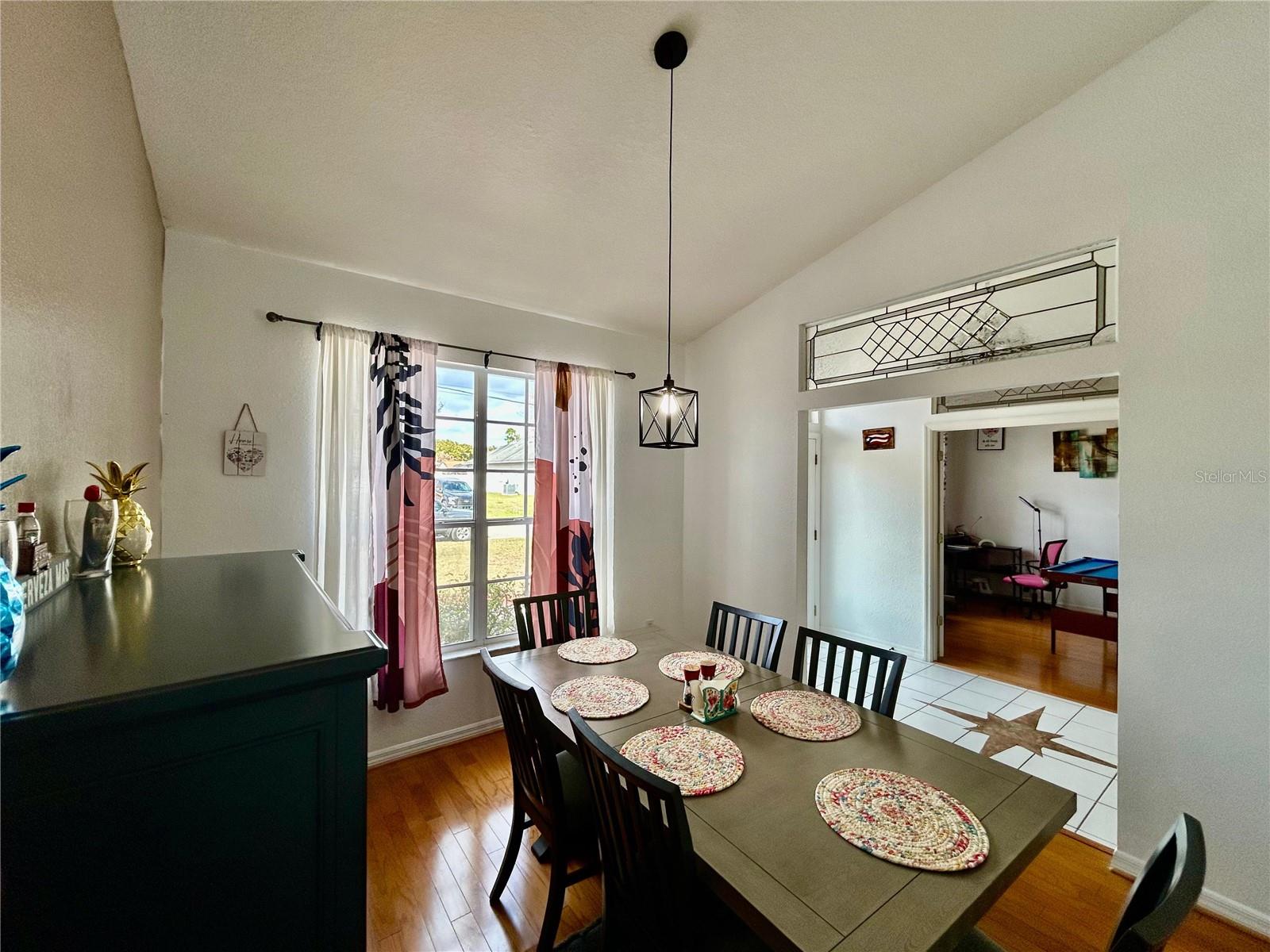 Image 18 of 55 For 2085 Raymond Drive