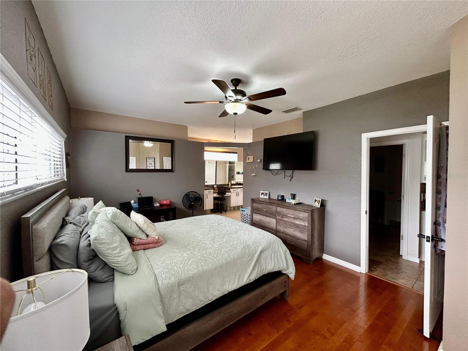 Image 26 of 55 For 2085 Raymond Drive