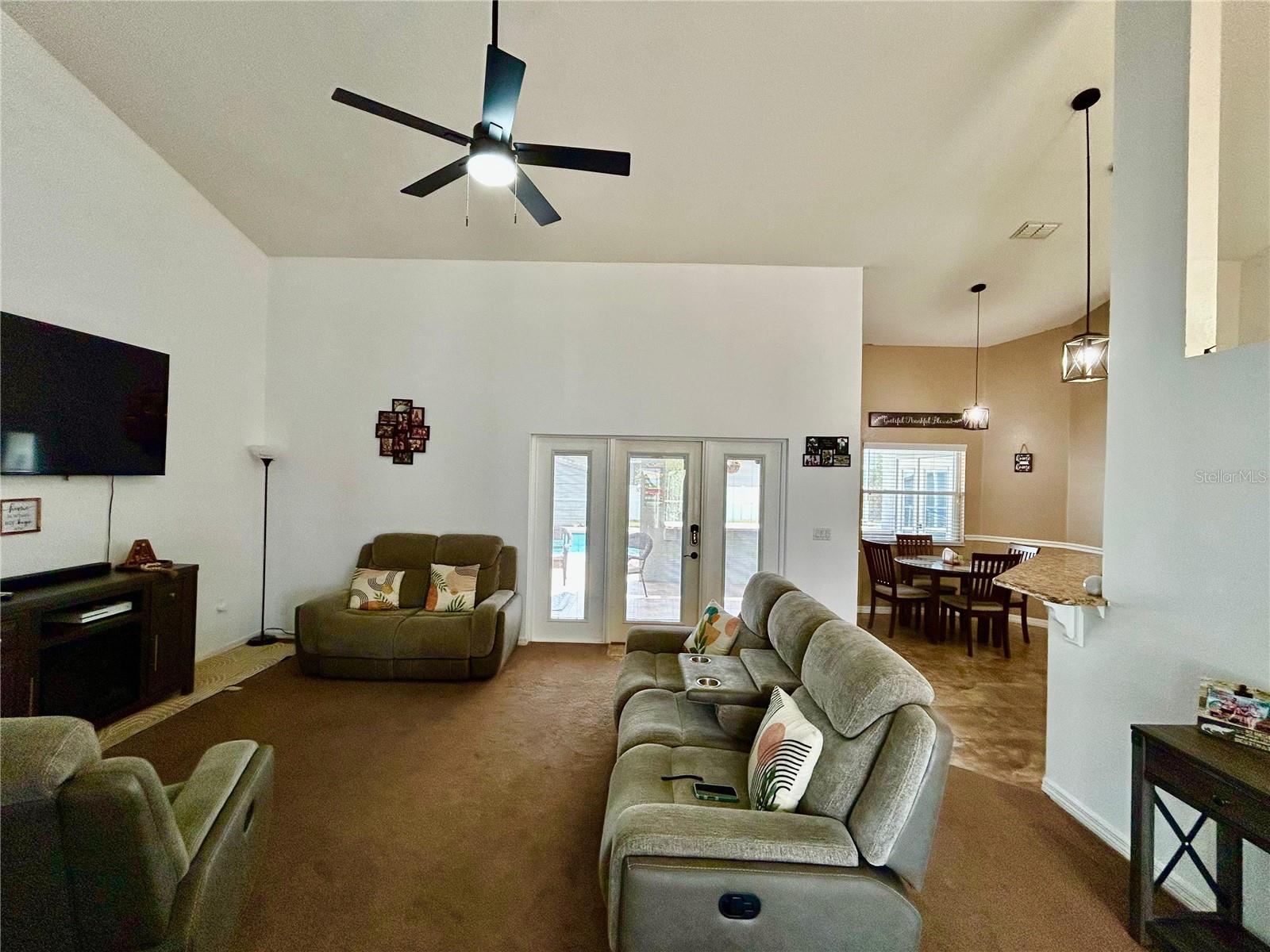 Image 8 of 55 For 2085 Raymond Drive