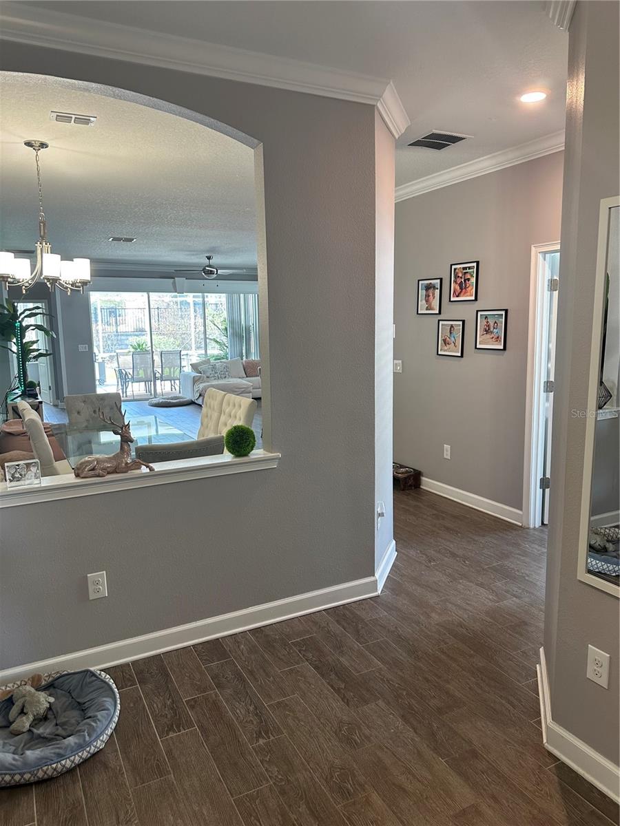 Image 8 of 10 For 1424 Clubman Drive