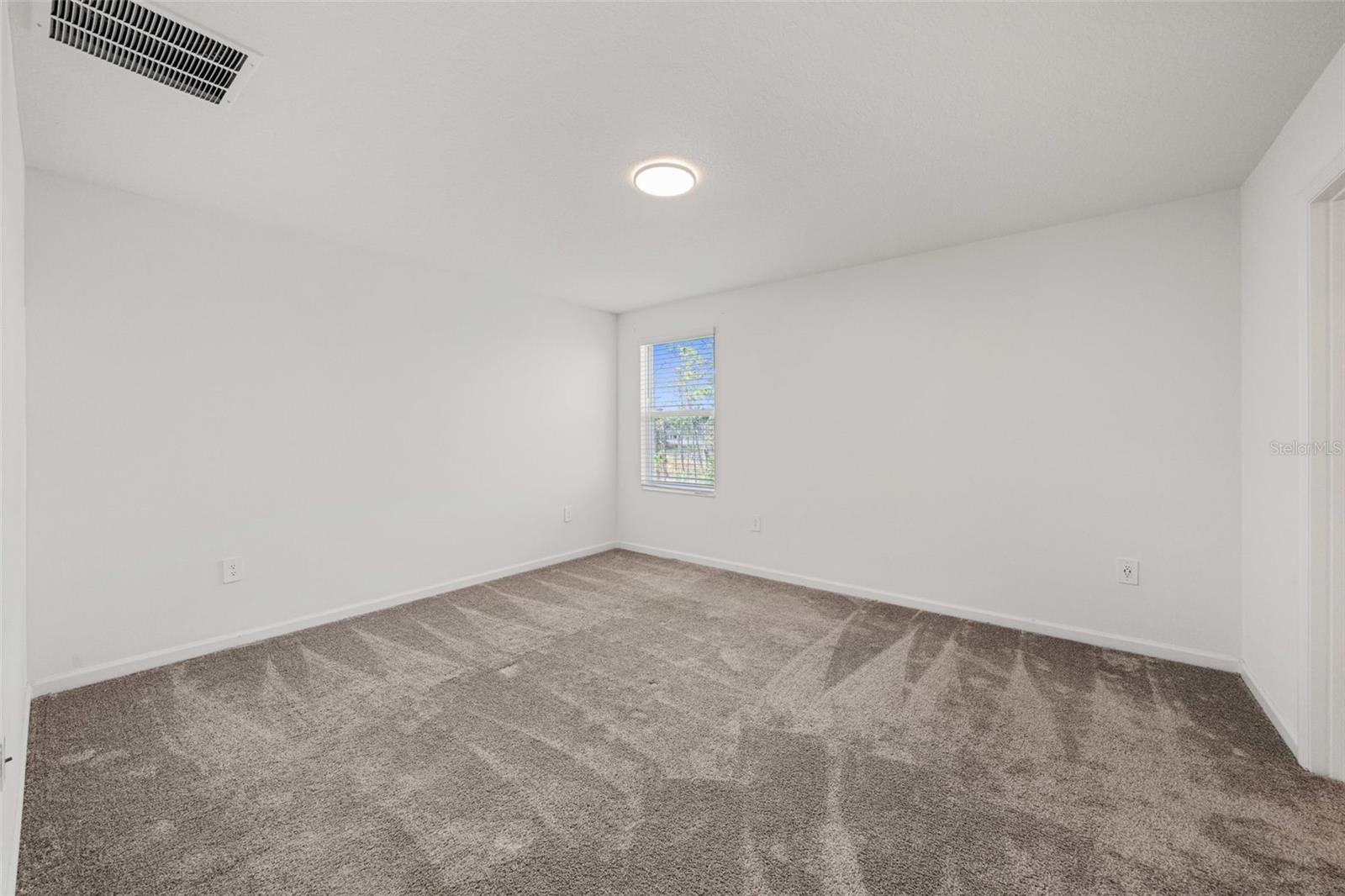 Image 14 of 35 For 942 Jackson Avenue