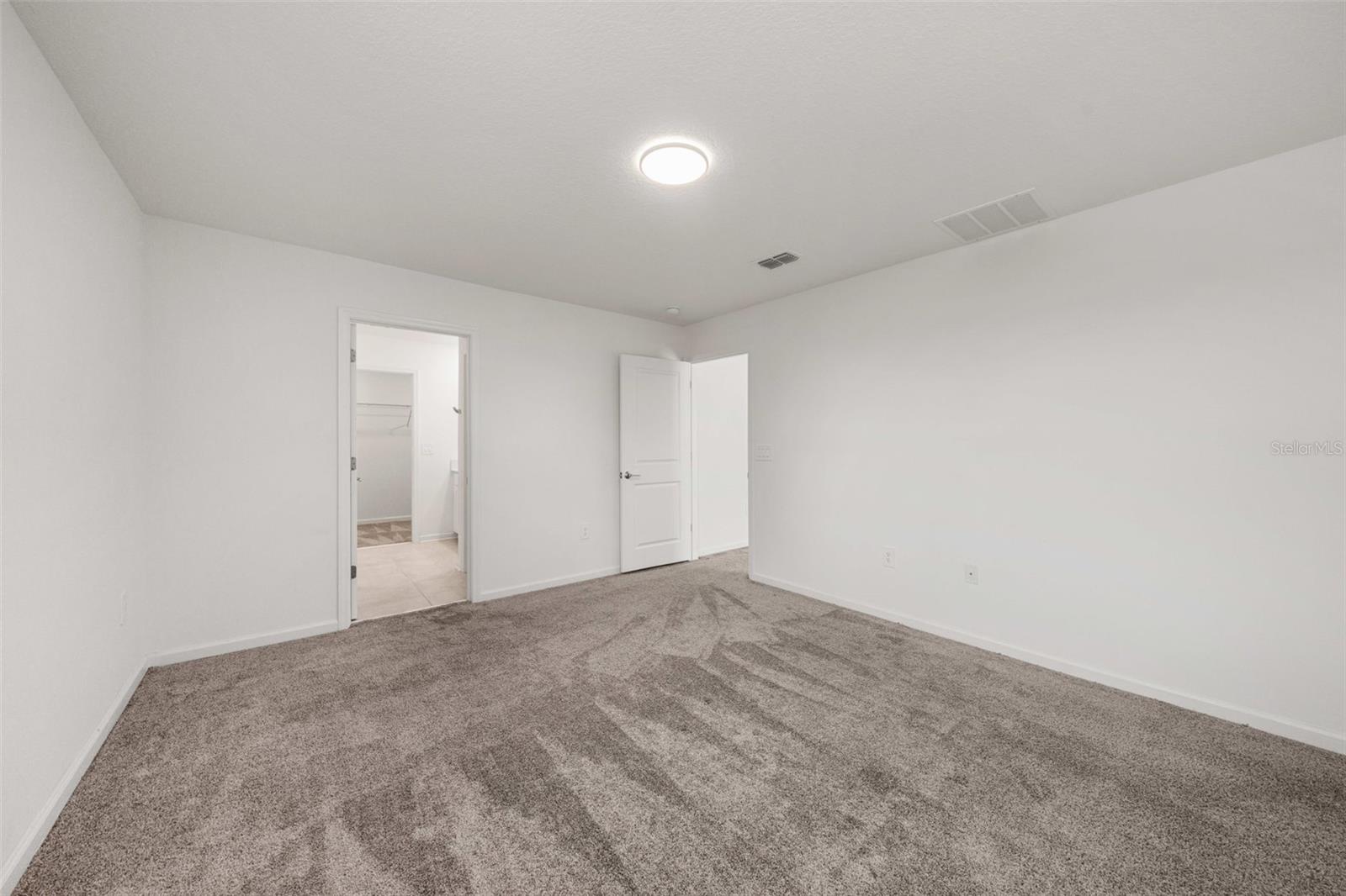 Image 15 of 35 For 942 Jackson Avenue