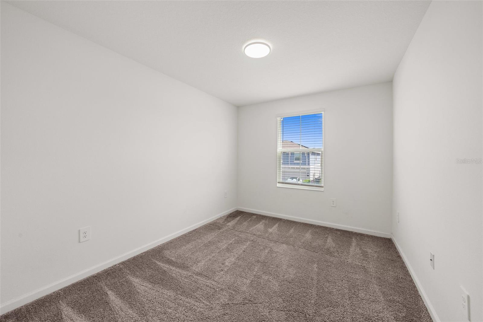 Image 22 of 35 For 942 Jackson Avenue