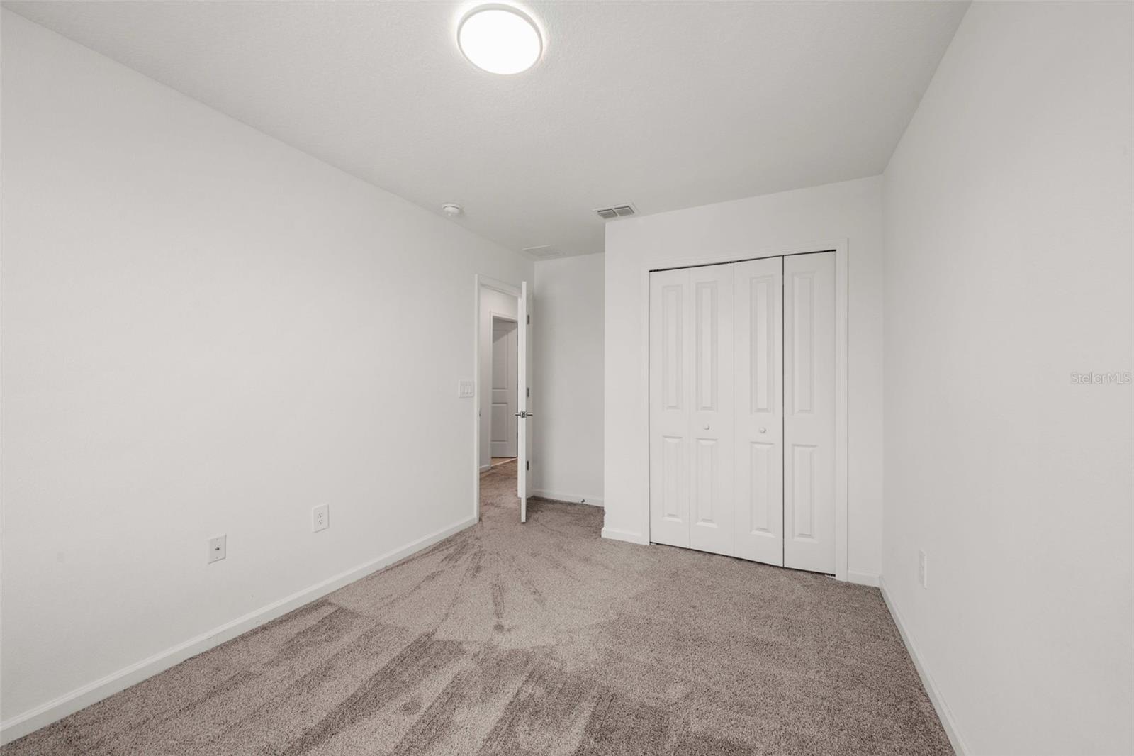 Image 23 of 35 For 942 Jackson Avenue