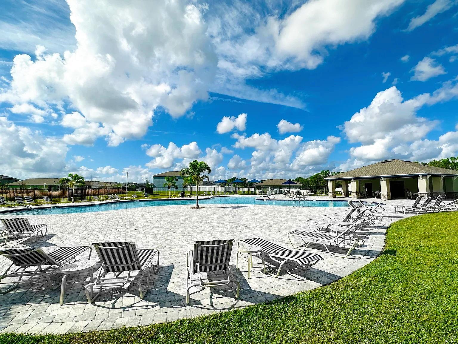 Image 33 of 35 For 942 Jackson Avenue