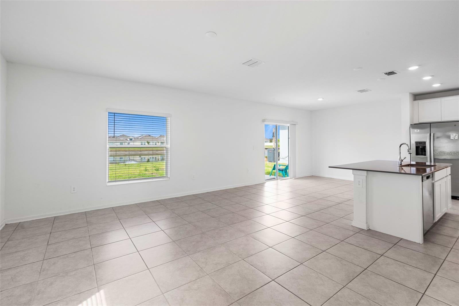 Image 5 of 35 For 942 Jackson Avenue