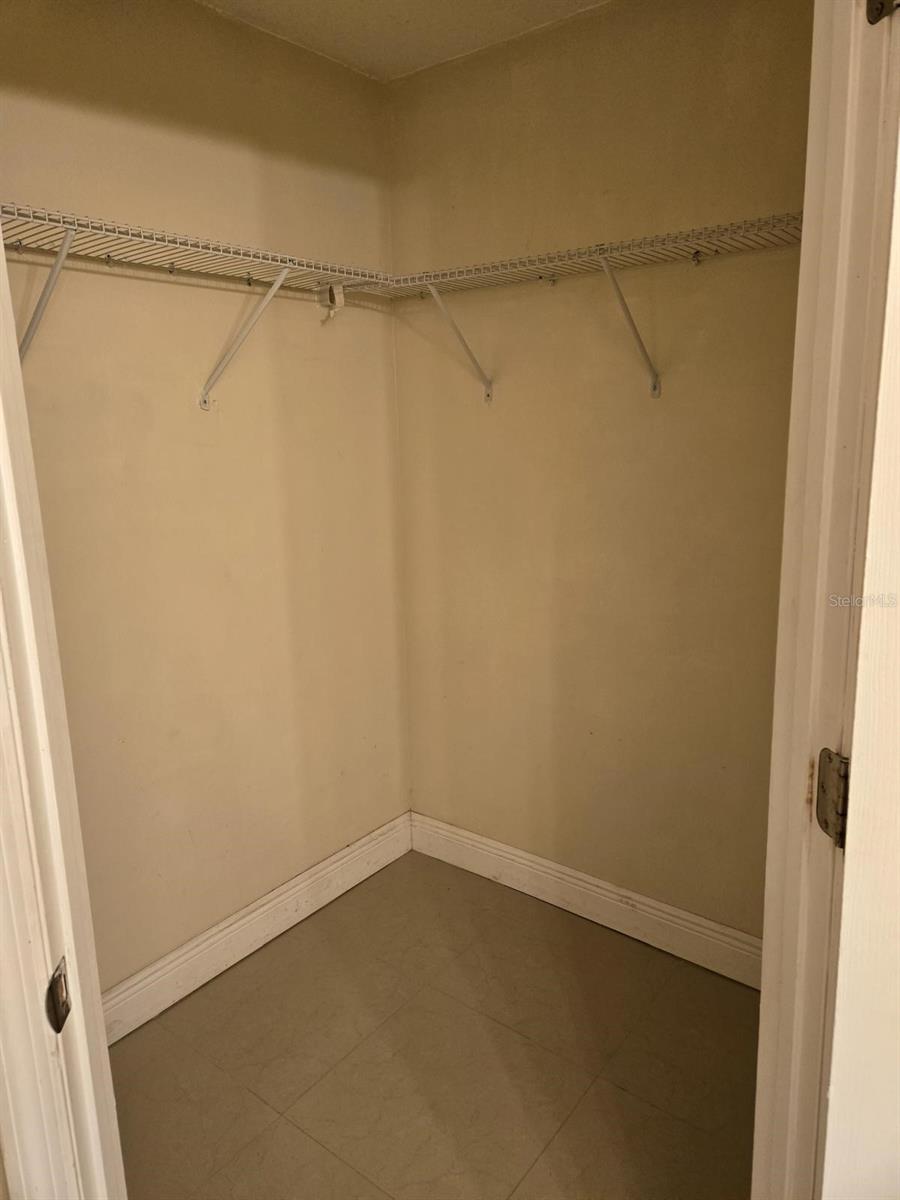 Image 11 of 23 For 4756 Walden Circle 11