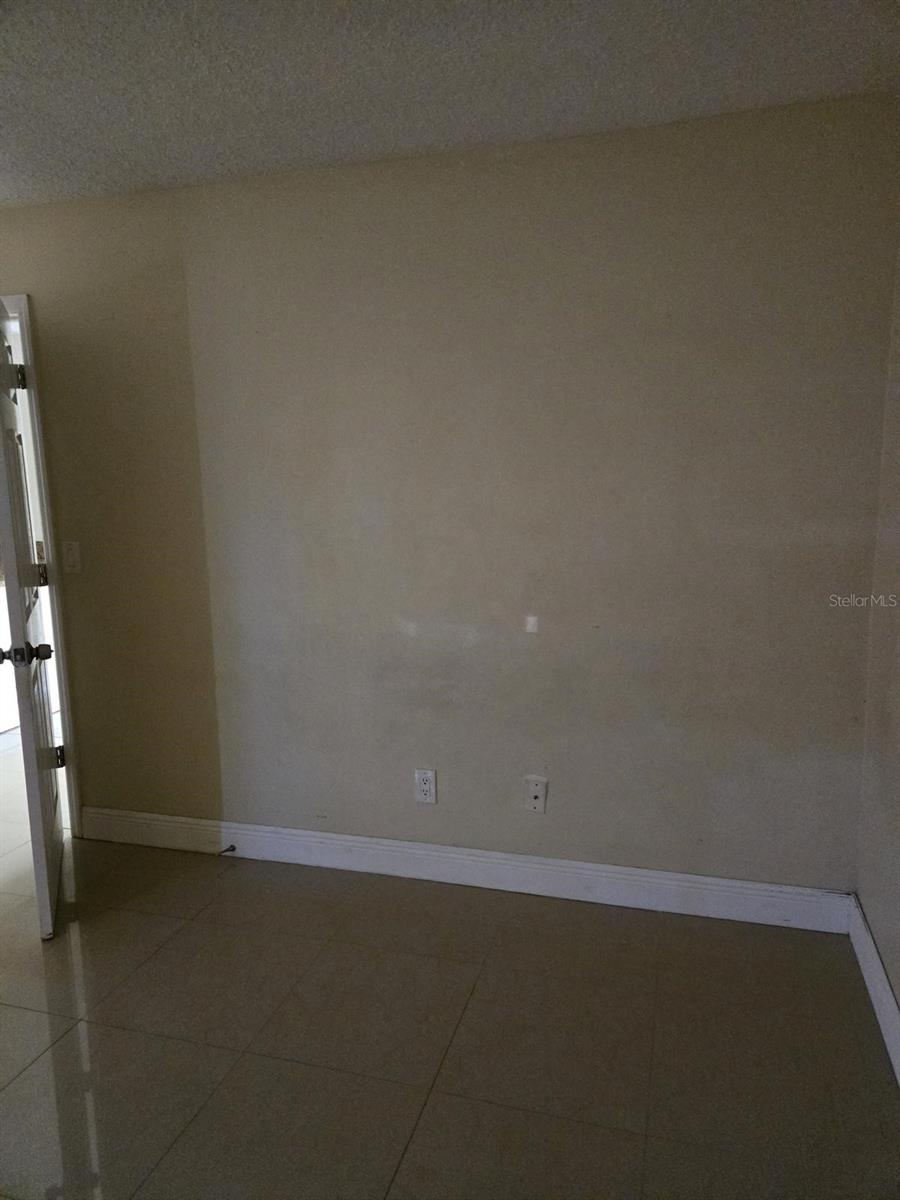 Image 13 of 23 For 4756 Walden Circle 11