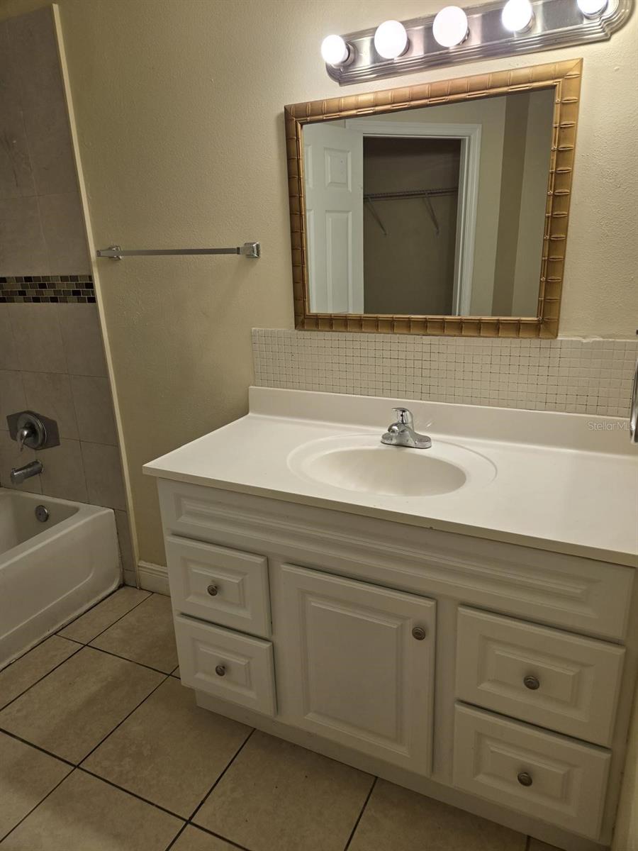 Image 14 of 23 For 4756 Walden Circle 11