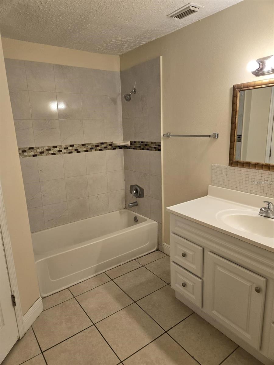 Image 15 of 23 For 4756 Walden Circle 11