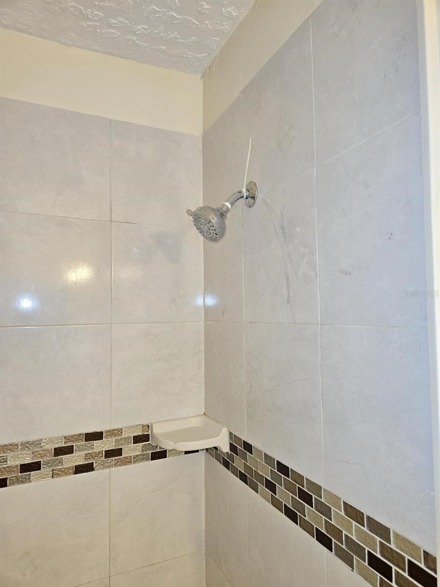 Image 16 of 23 For 4756 Walden Circle 11