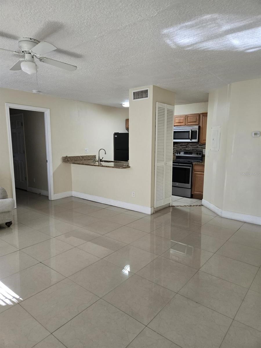 Image 3 of 23 For 4756 Walden Circle 11