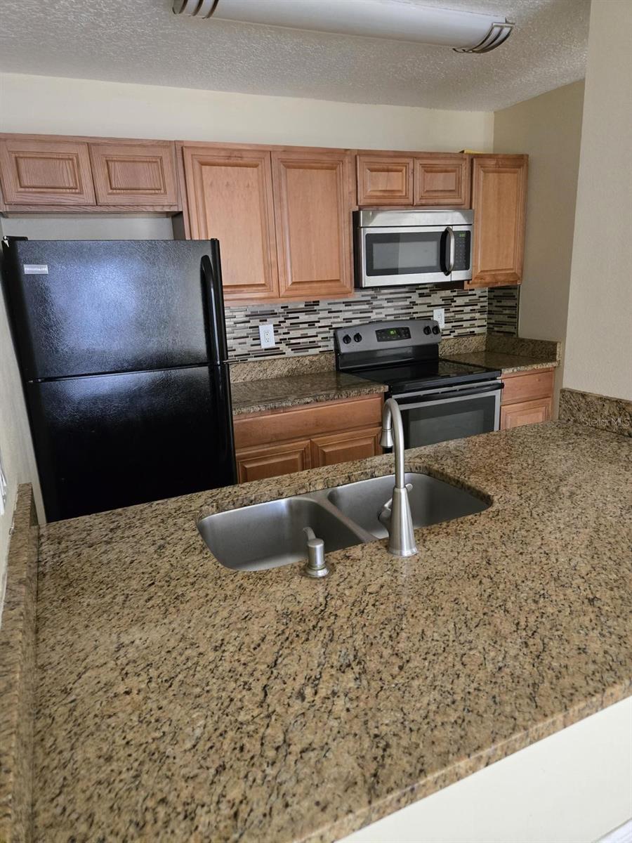 Image 4 of 23 For 4756 Walden Circle 11