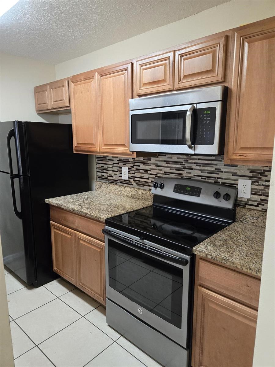 Image 5 of 23 For 4756 Walden Circle 11