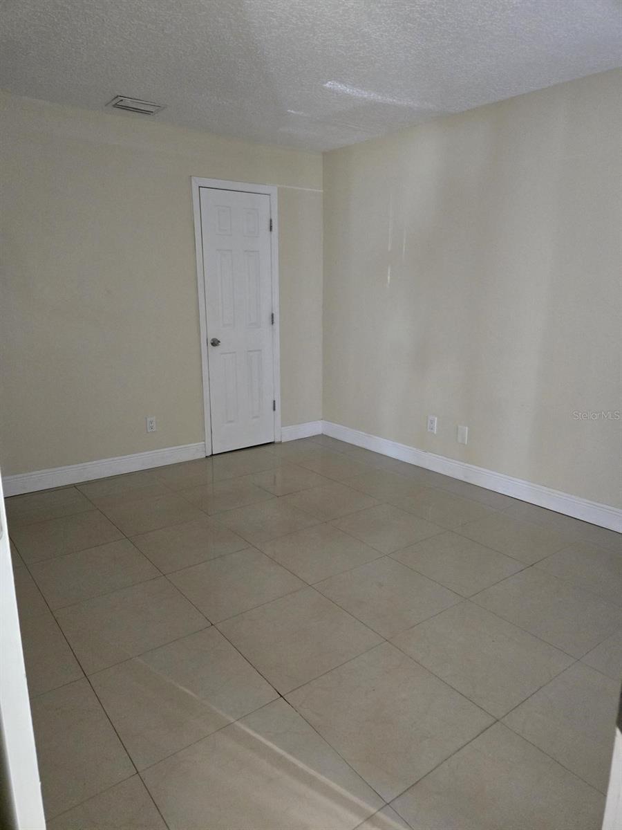 Image 8 of 23 For 4756 Walden Circle 11