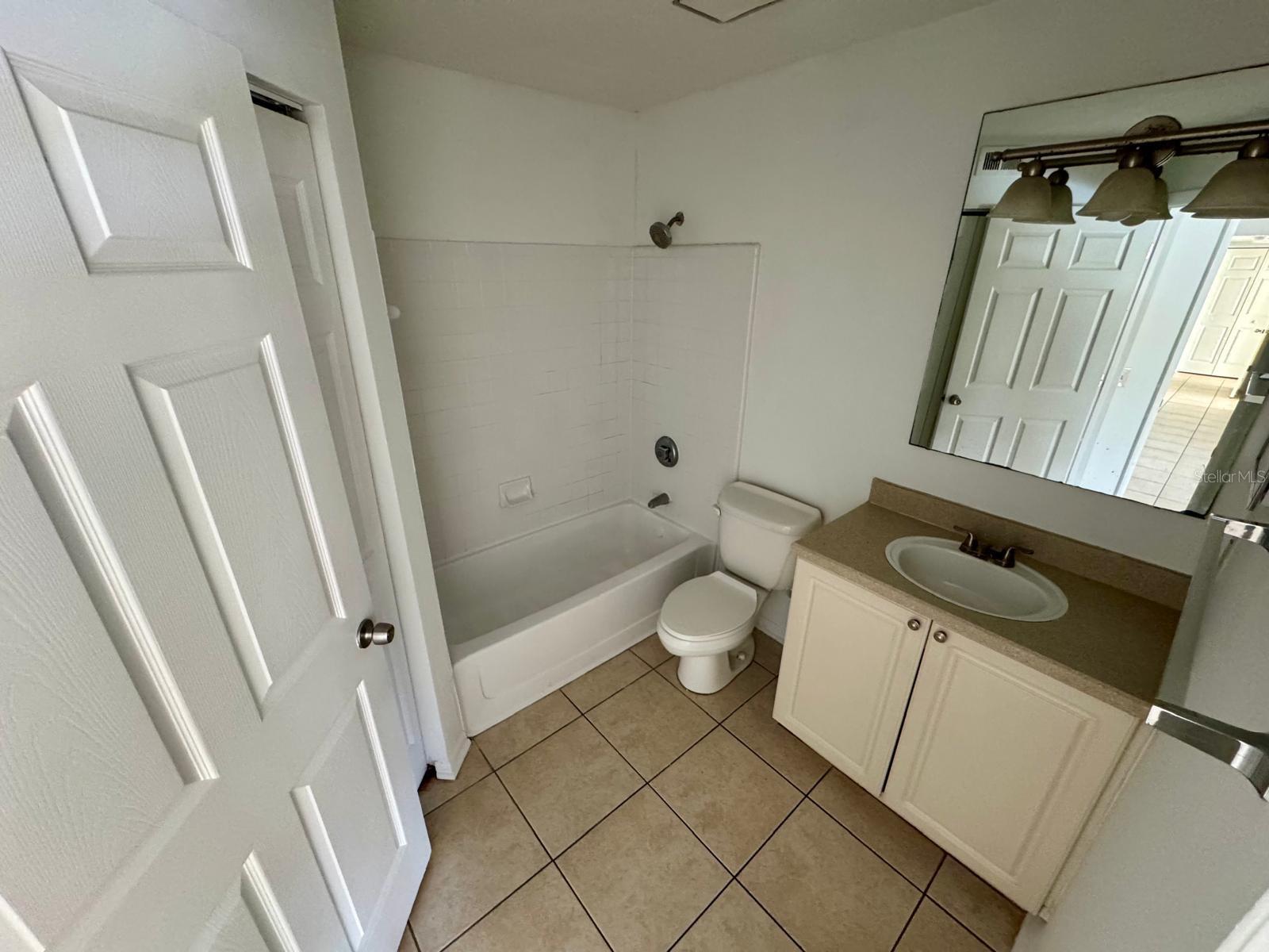 Image 2 of 25 For 1222 Bermuda Lakes Lane 106