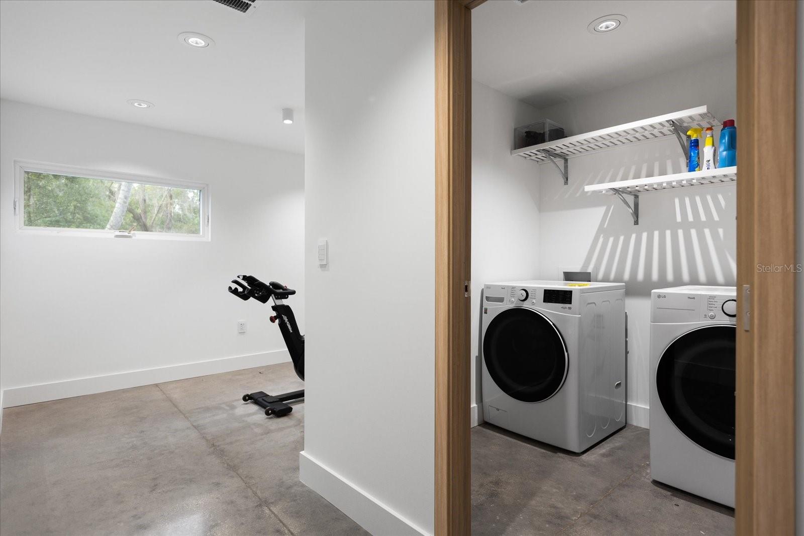 Image 23 of 48 For 3807 Semoran Boulevard