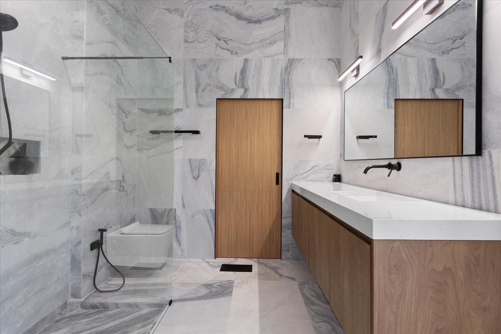 Image 31 of 48 For 3807 Semoran Boulevard