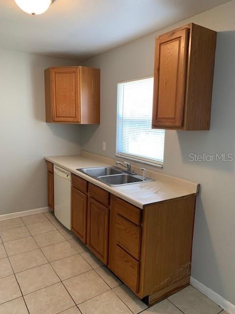 Image 4 of 16 For 2443 Lilly Street