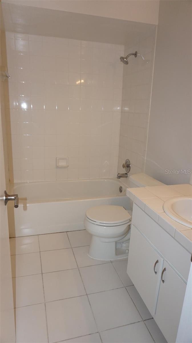 Image 10 of 24 For 5219 Via Hacienda Circle B209