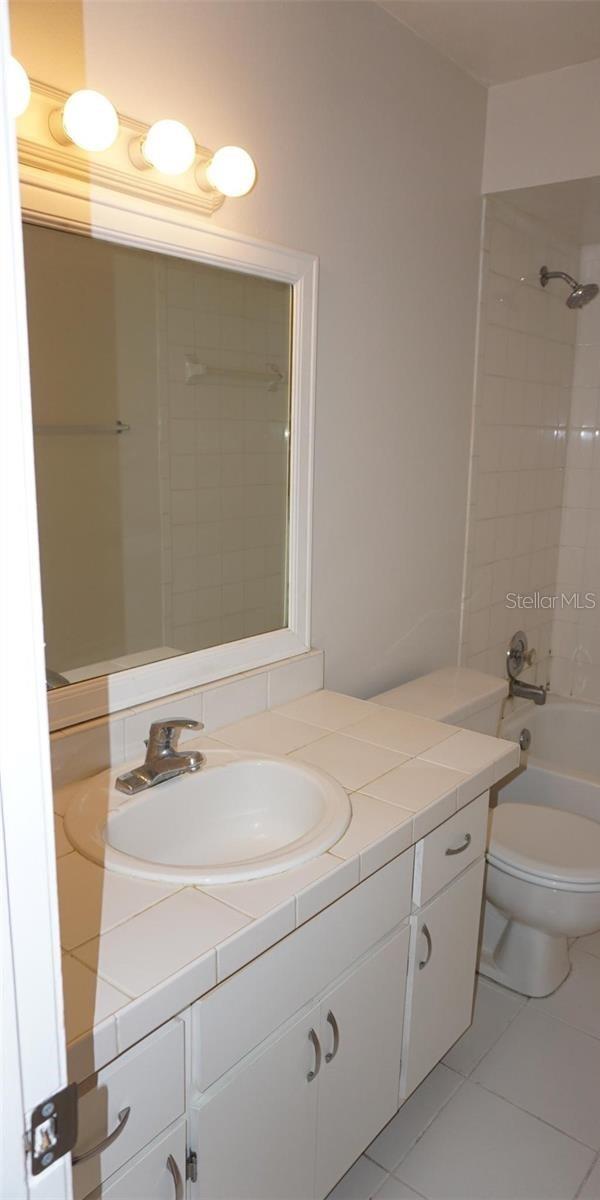 Image 13 of 24 For 5219 Via Hacienda Circle B209