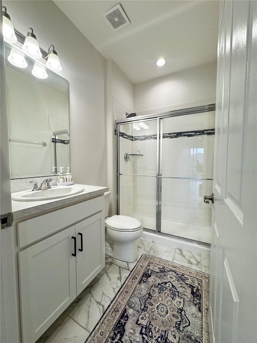 Image 16 of 65 For 5052 Center Court