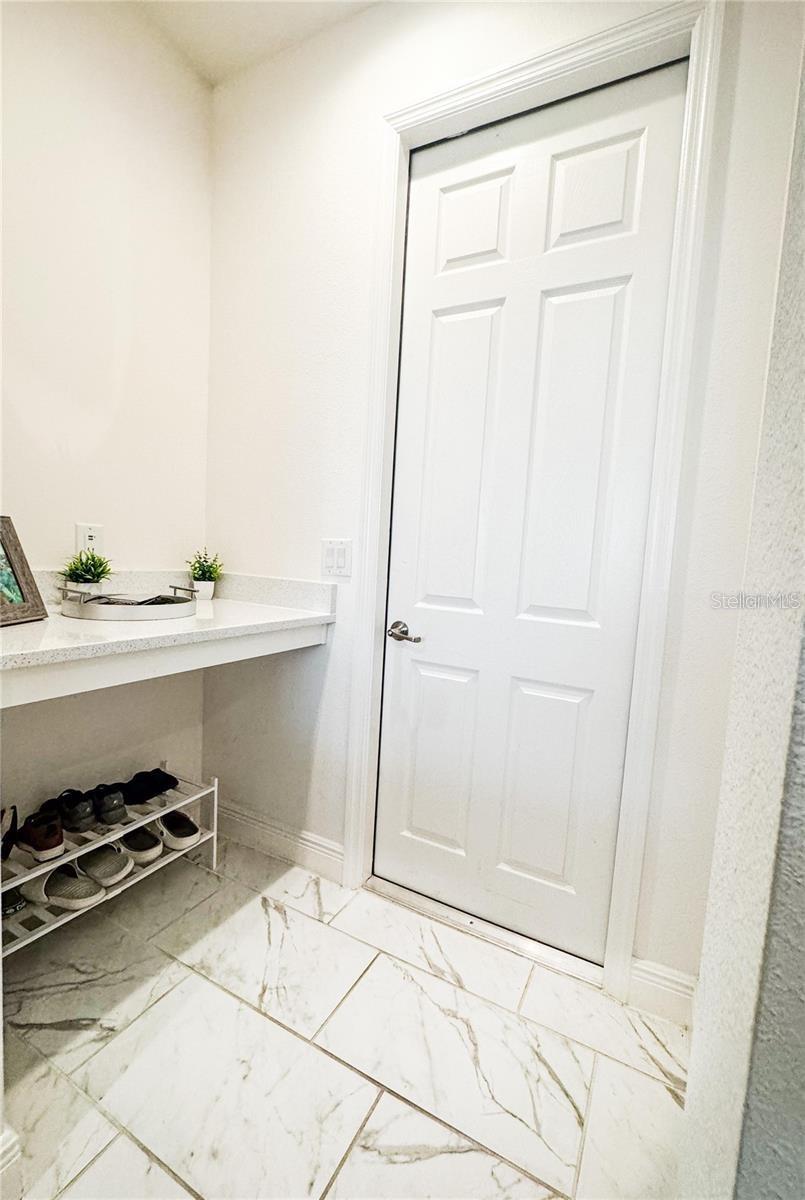 Image 17 of 65 For 5052 Center Court