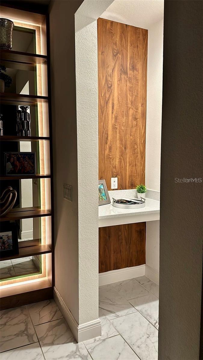 Image 19 of 65 For 5052 Center Court