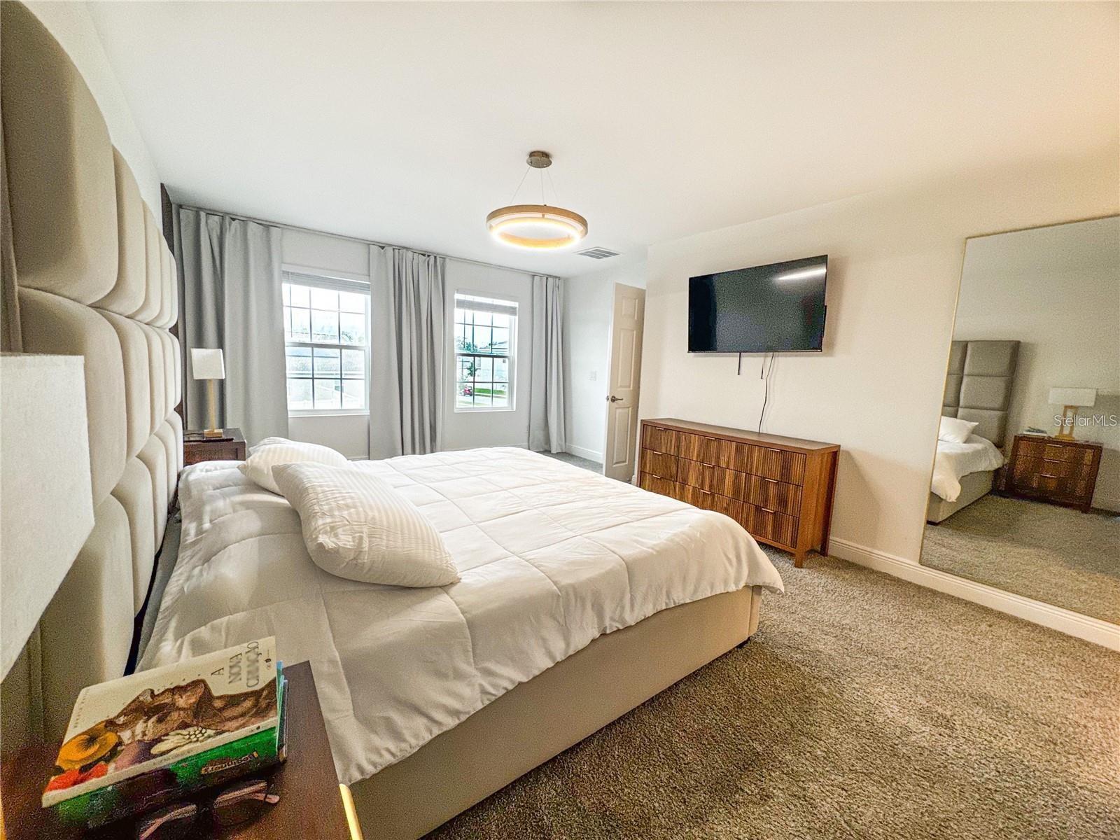 Image 23 of 65 For 5052 Center Court