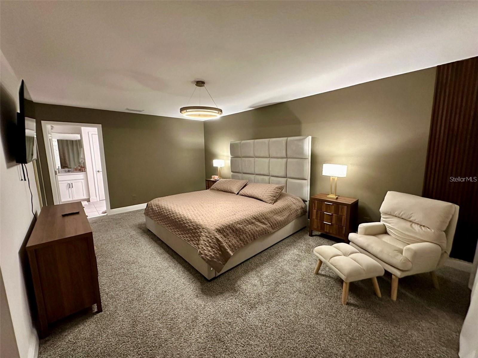 Image 29 of 65 For 5052 Center Court