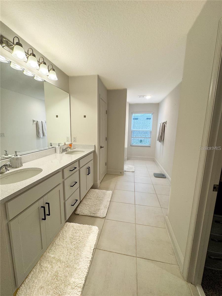 Image 30 of 65 For 5052 Center Court