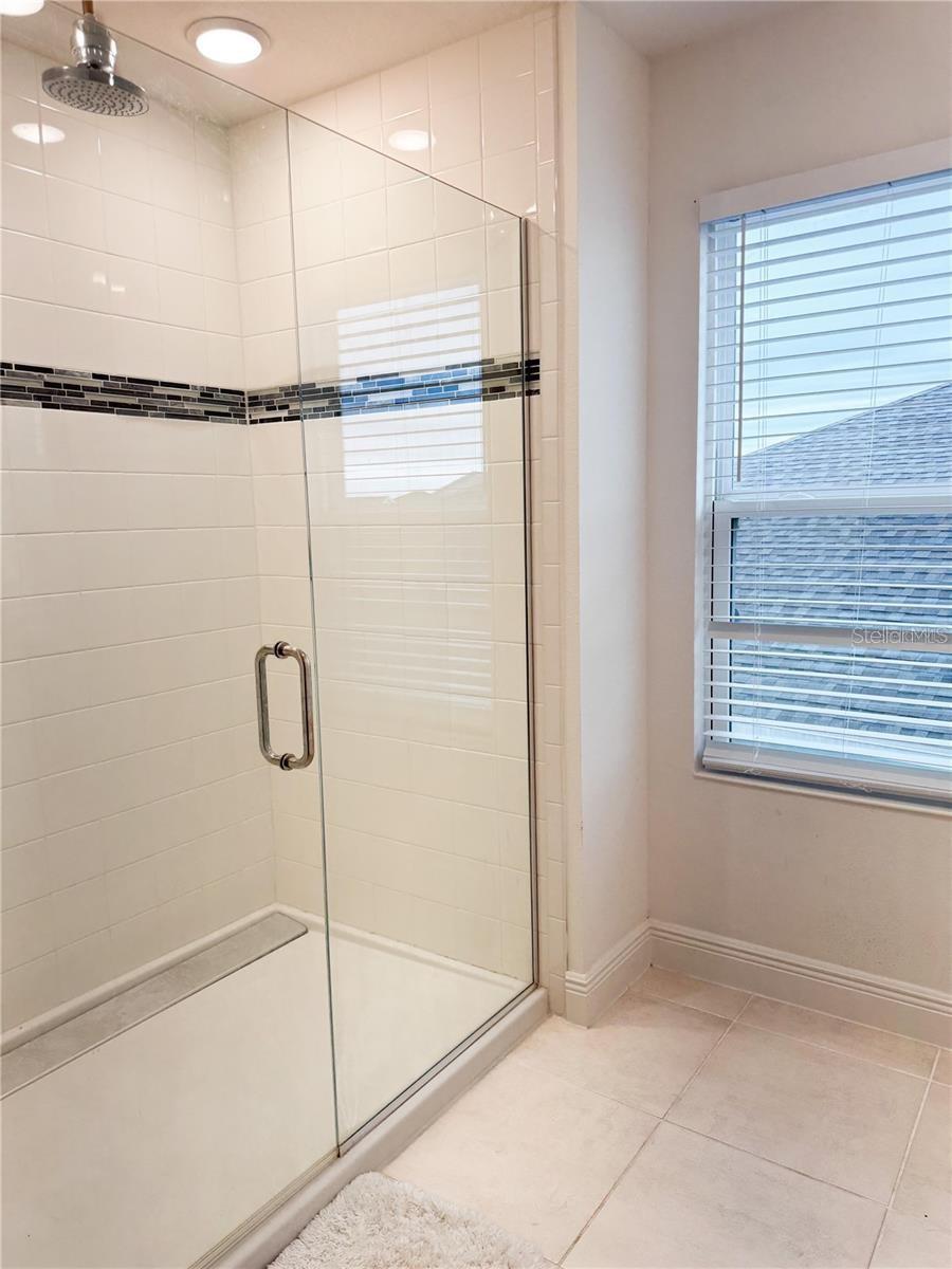 Image 32 of 65 For 5052 Center Court