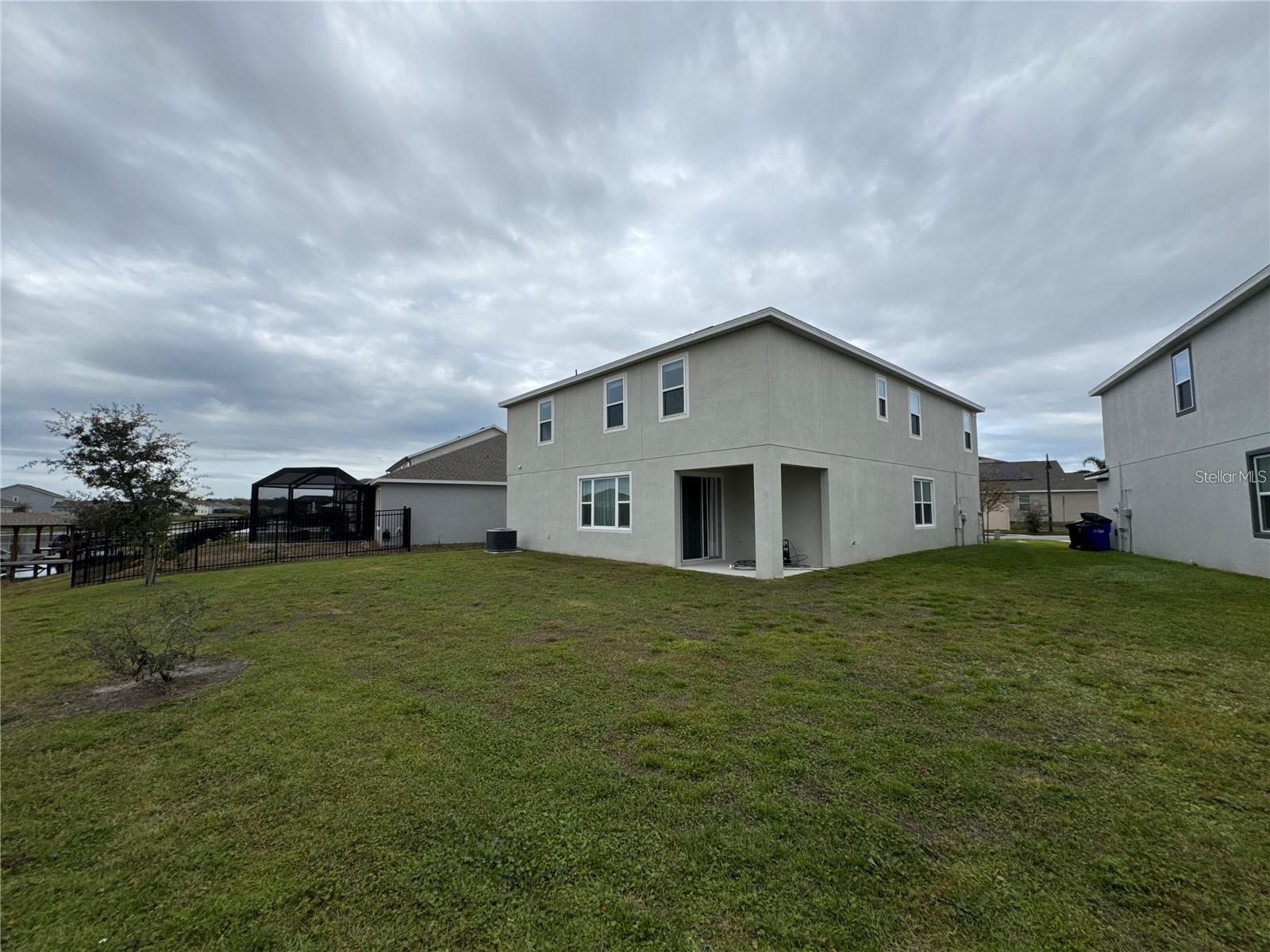 Image 39 of 65 For 5052 Center Court