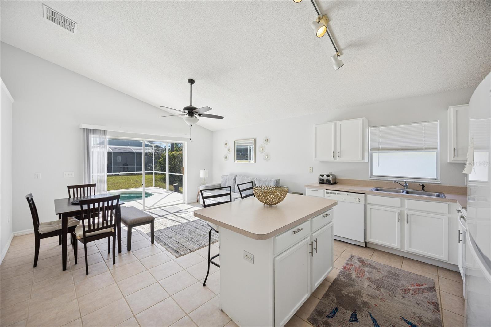 Image 13 of 29 For 222 Lake Shore Parkway