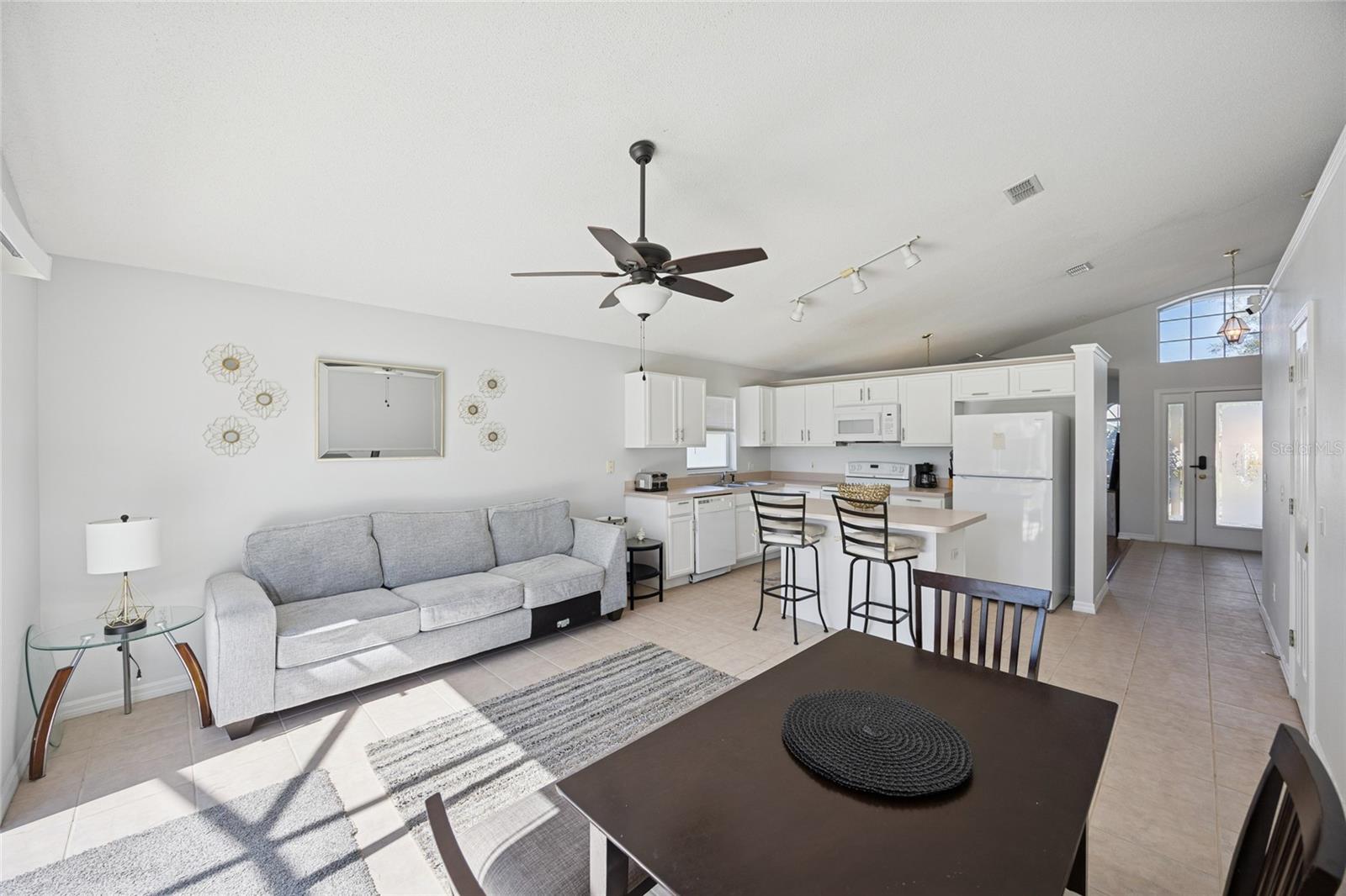 Image 14 of 29 For 222 Lake Shore Parkway