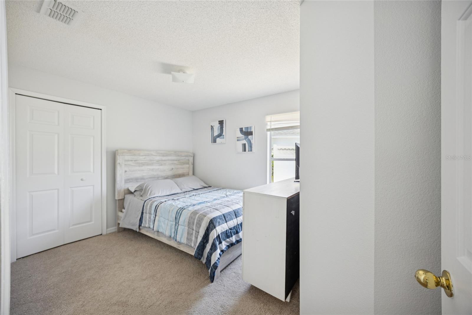 Image 15 of 29 For 222 Lake Shore Parkway